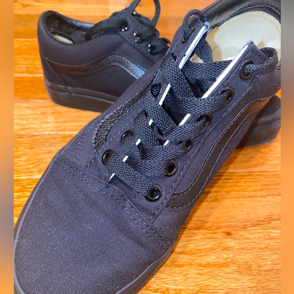 Black off the wall VANS!